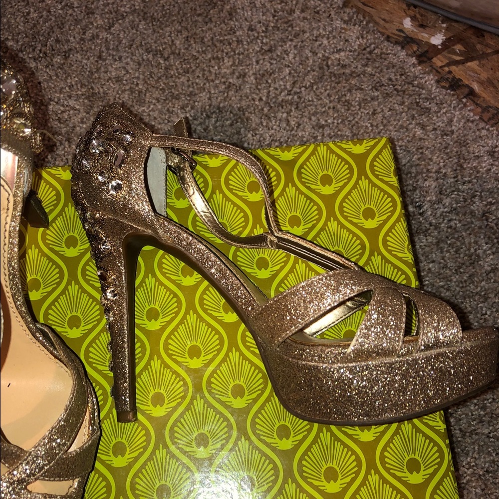 Heels - Picture 3 of 6